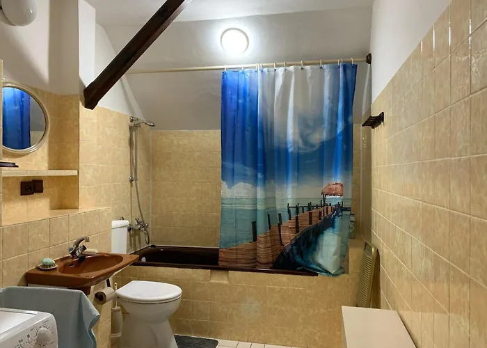 In Masuria With The Charm Of An Old-fashioned House With Garden And With A Smart Wellness-bathroom Apartman